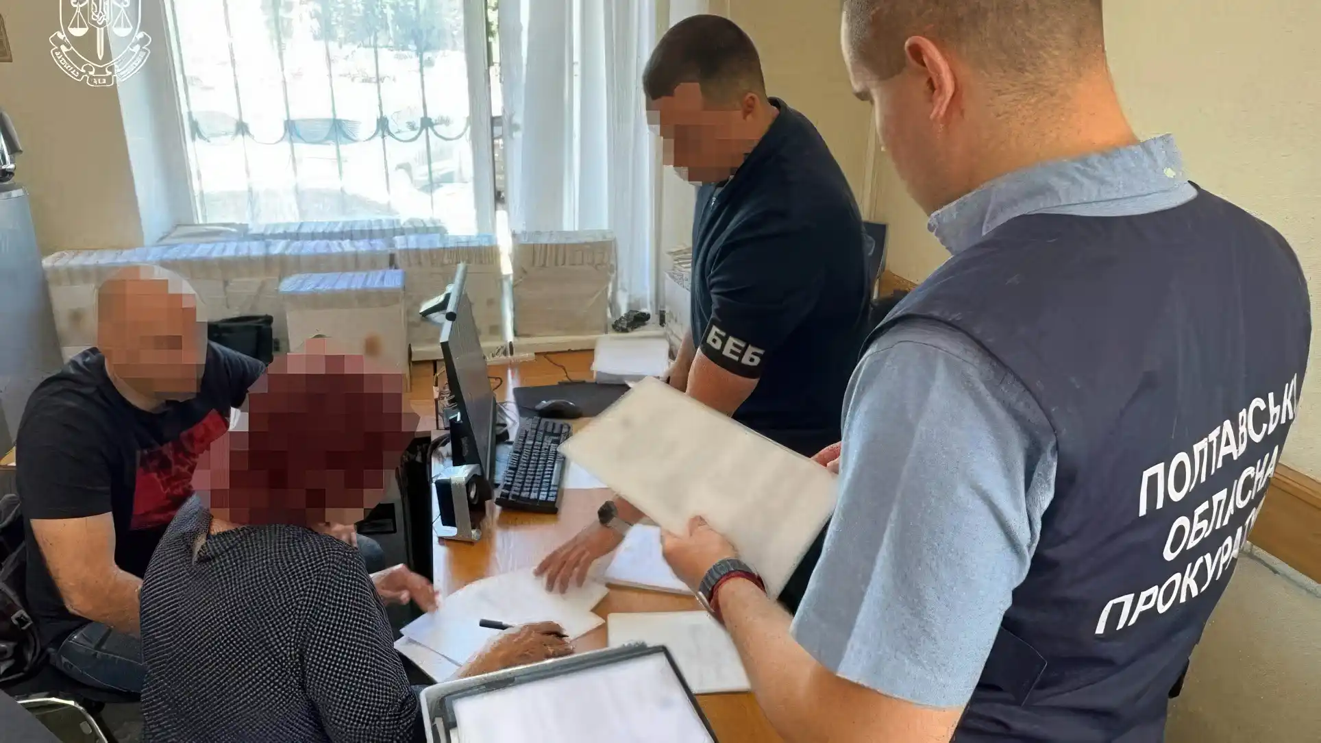 Two Poltava clinic accountants suspected of embezzling UAH 13 million image