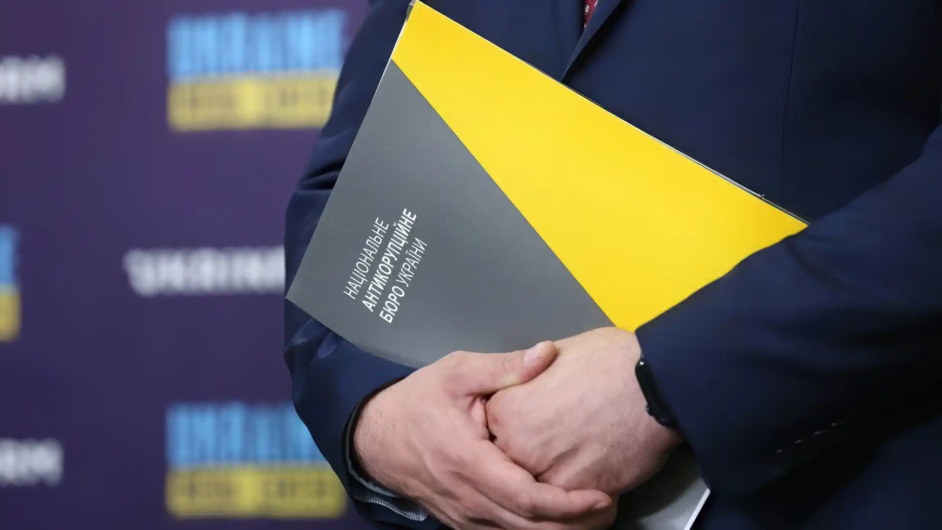 НАБУ і САП викрили рейдерську групу з нардепом та ОПУ image