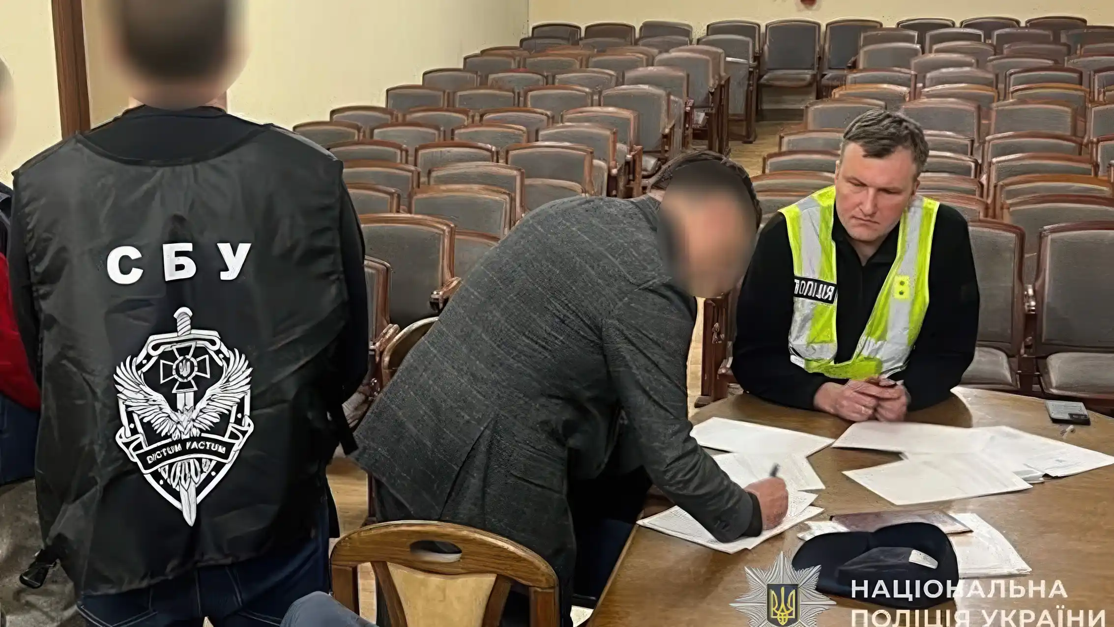 Lviv customs officer detained for systematic bribery image