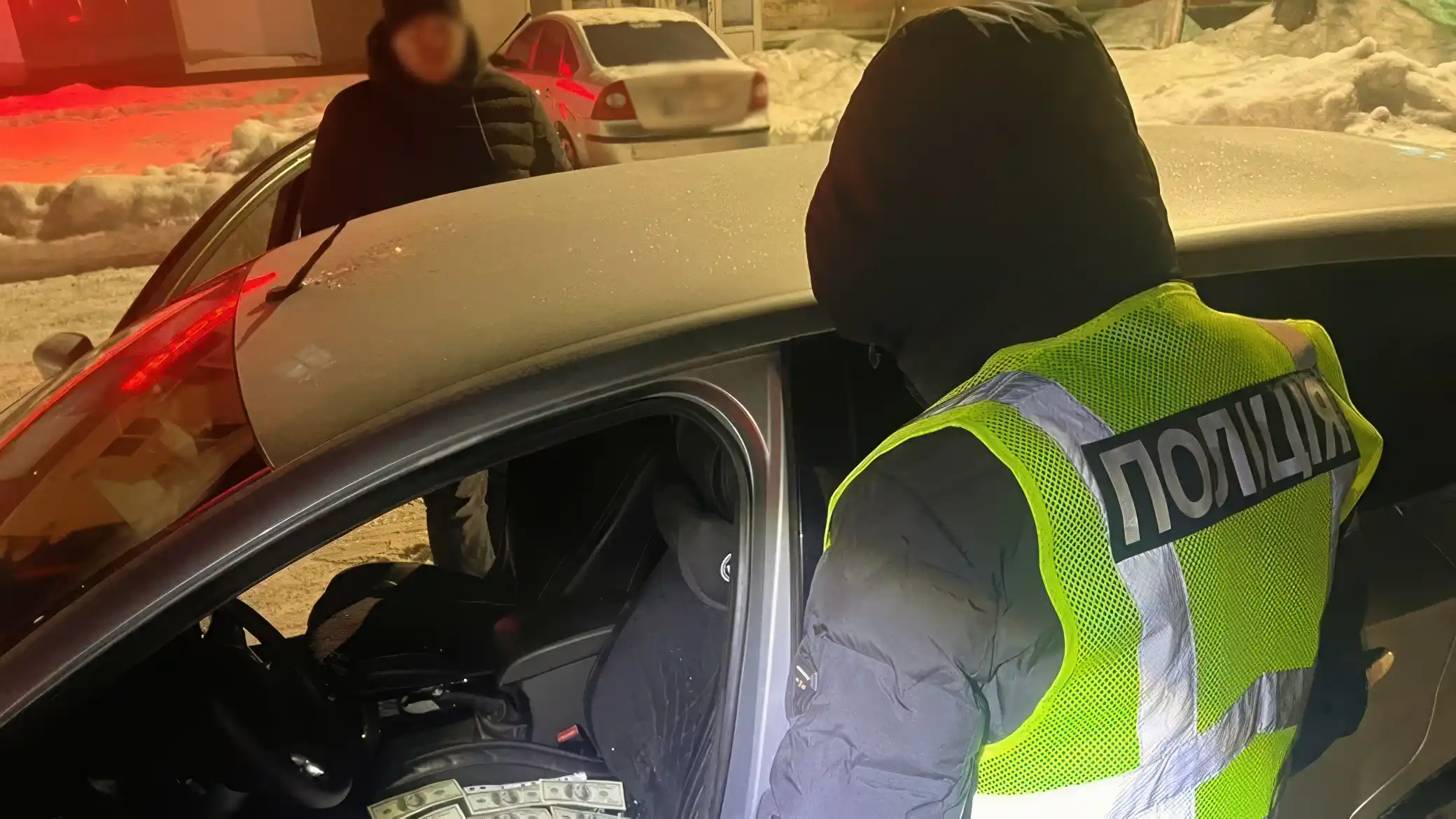 На Житомирщині затримали двох військових ТЦК за хабарі image